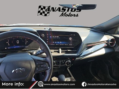 Used 2025 Chevrolet Trax RS w/ Driver Confidence Package FWD image 5