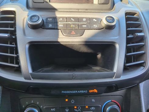 Used 2019 Ford Transit Connect XL image 9