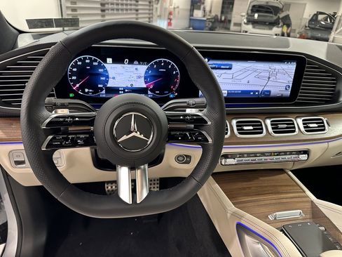 New 2026 Mercedes-Benz GLS 450 4MATIC image 6