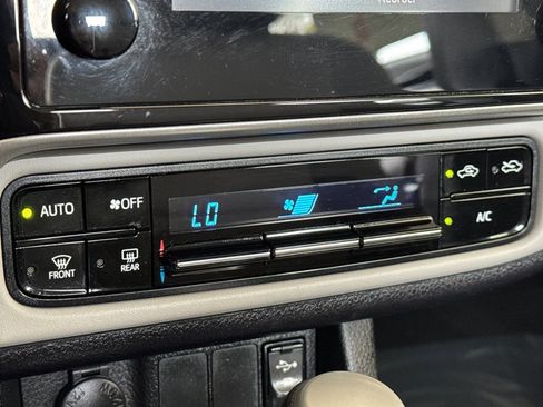 Used 2019 Toyota Corolla LE w/ Carpet Mat Package (TMS) image 18