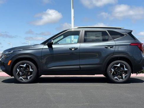 New 2026 Kia Seltos S FWD image 7