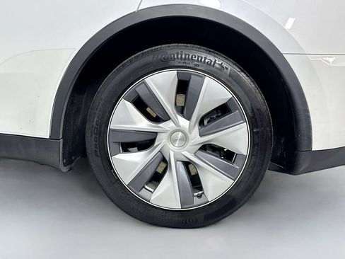 Used 2023 Tesla Model Y Long Range AWD/4WD image 9
