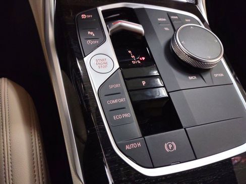 Used 2024 BMW 330i Sedan w/ Premium Package image 23