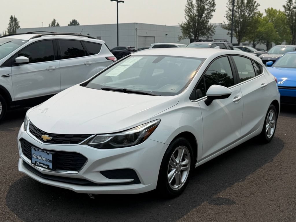Used 2017 Chevrolet Cruze LT w/ Convenience Package FWD image 4