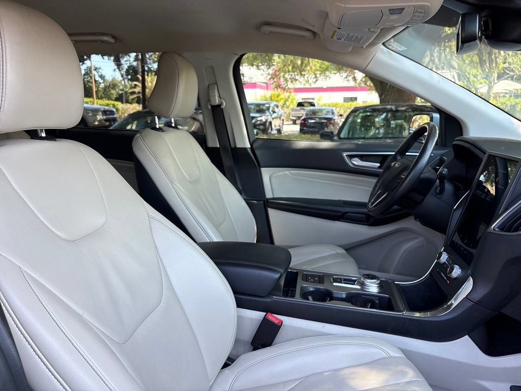 Used 2022 Ford Edge Titanium AWD/4WD image 25