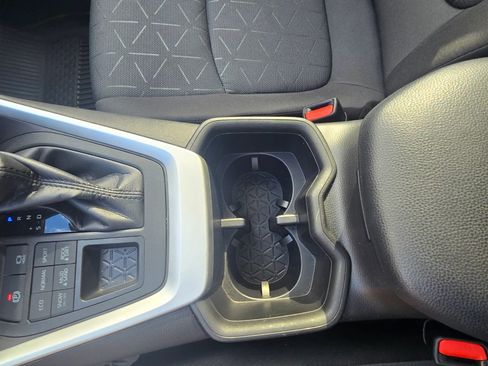 Used 2022 Toyota RAV4 XLE image 23