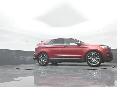 Certified 2019 Ford Edge Titanium w/ Cold Weather Package AWD/4WD image 34