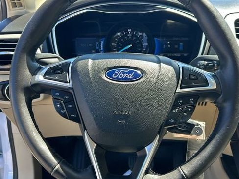 Used 2016 Ford Fusion Energi SE FWD image 19