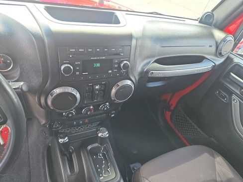 Used 2014 Jeep Wrangler Unlimited Sport w/ Quick Order Package 24S AWD/4WD image 20