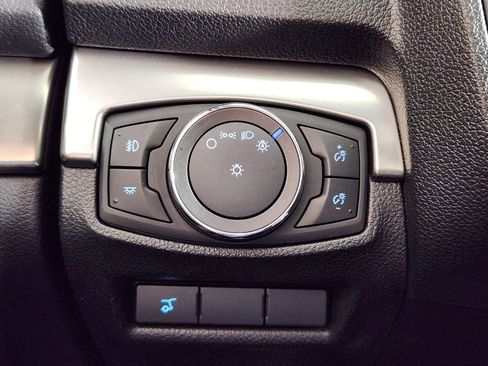 Used 2018 Ford Explorer XLT w/ Equipment Group 201A AWD/4WD image 27