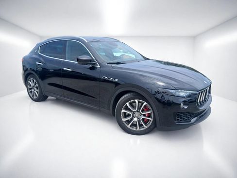Used 2018 Maserati Levante S AWD/4WD image 2