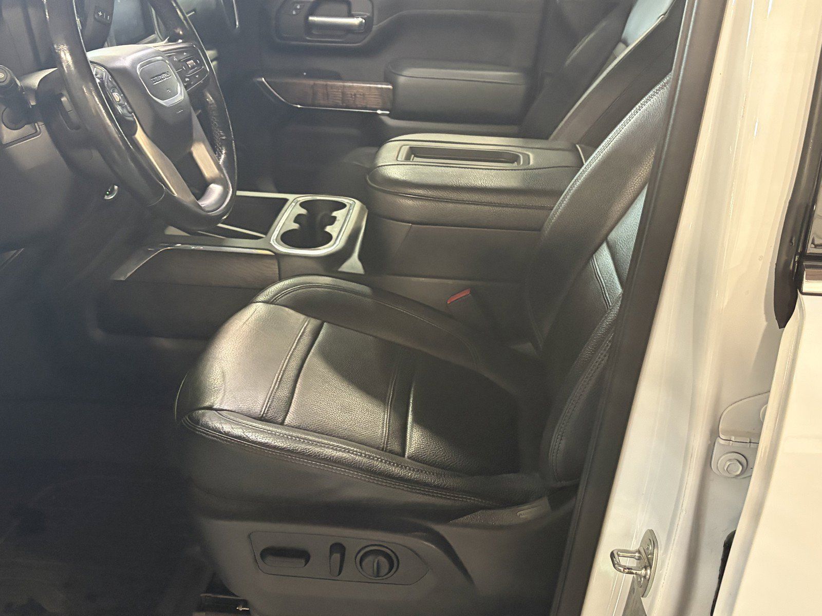 Used 2021 GMC Sierra 3500 Denali w/ Denali Ultimate Package AWD/4WD image 22