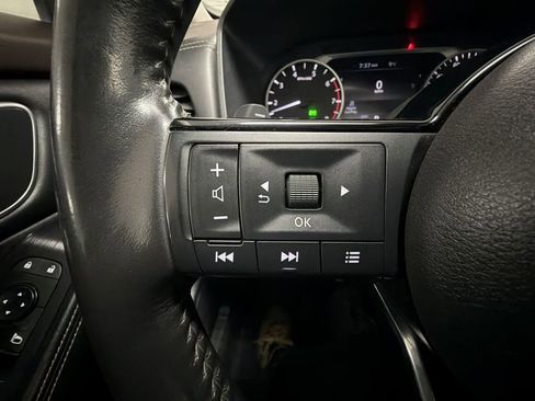 Used 2021 Nissan Rogue SV image 50