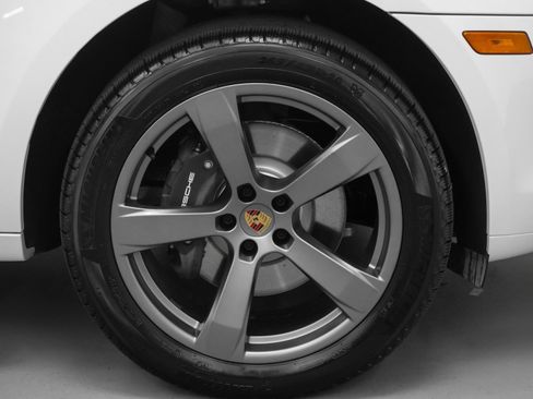 Used 2025 Porsche Macan image 15