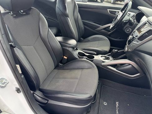 Used 2016 Hyundai Veloster w/ Option Group 02 FWD image 19