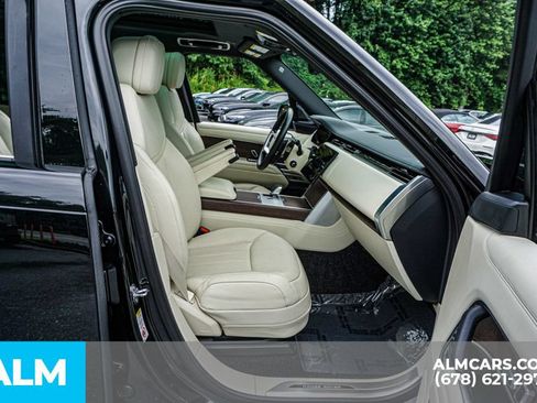 Used 2025 Land Rover Range Rover Long Wheelbase SE AWD/4WD image 24