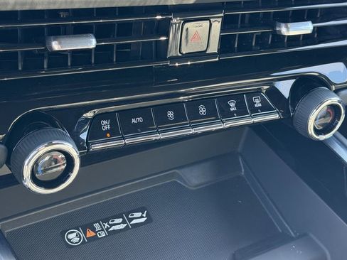 Used 2025 Chevrolet Tahoe LT image 20