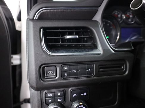 Used 2021 Chevrolet Tahoe RST w/ Luxury Package AWD/4WD image 12