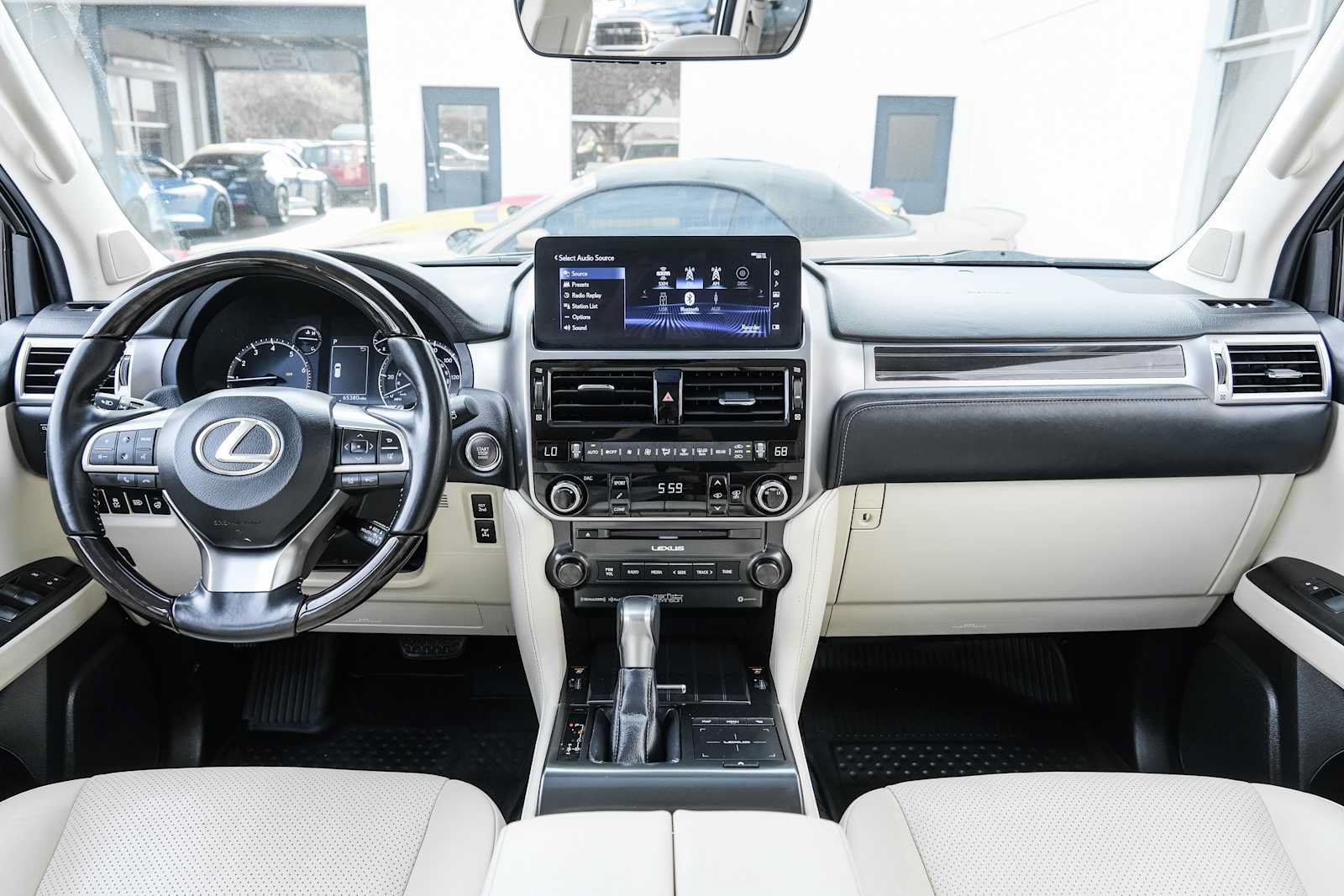 Used 2022 Lexus GX 460 Luxury w/ Sport Design Package AWD/4WD image 22