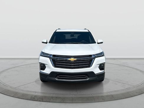 Used 2023 Chevrolet Traverse LT w/ LT Premium Package FWD image 3