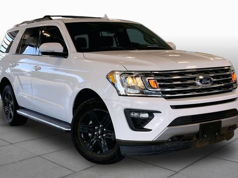 Used 2020 Ford Expedition XLT w/ Equipment Group 202A AWD/4WD image 3