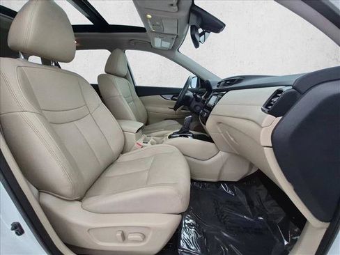 Used 2019 Nissan Rogue SL w/ Premium Package FWD image 25