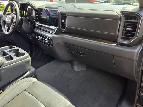 Certified 2024 GMC Sierra 1500 SLT AWD/4WD image 17