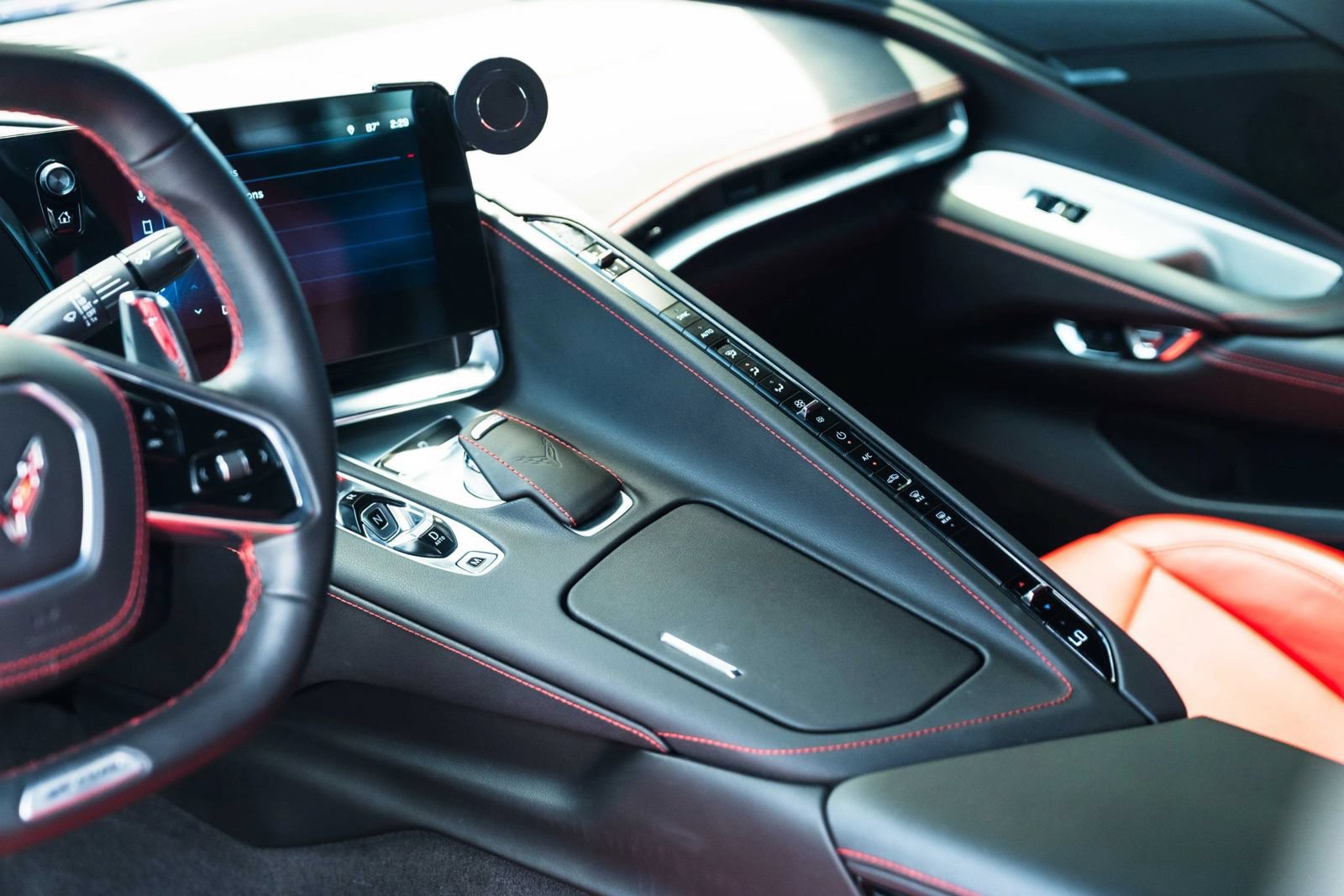 Used 2025 Chevrolet Corvette Z06 RWD image 16