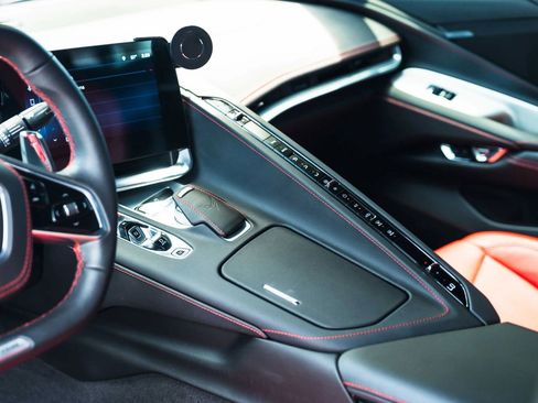 Used 2025 Chevrolet Corvette Z06 RWD image 16