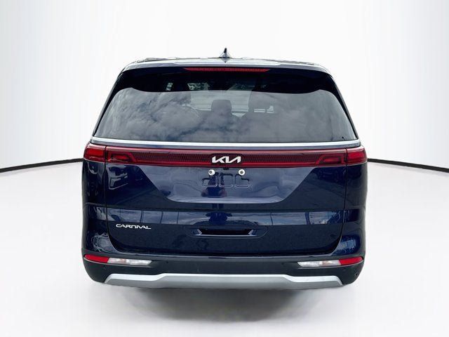 Used 2024 Kia Carnival LX FWD image 6