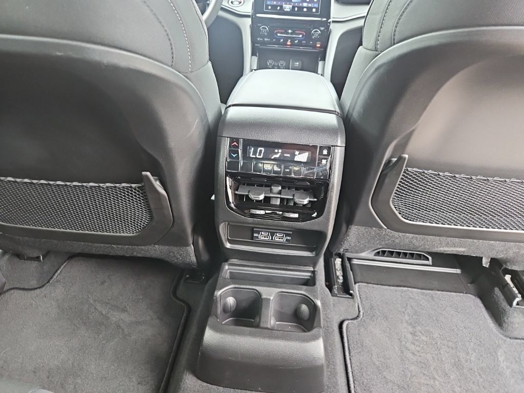 Used 2025 Jeep Grand Cherokee L Laredo w/ Trailer Tow Package AWD/4WD image 34