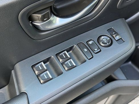 Used 2025 Honda Pilot EX-L image 14