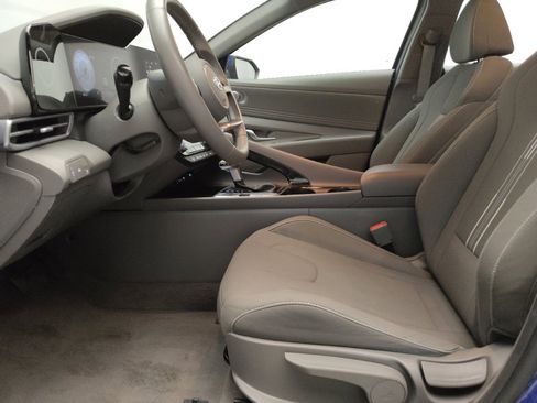 Used 2023 Hyundai Elantra SEL w/ Convenience Package image 17