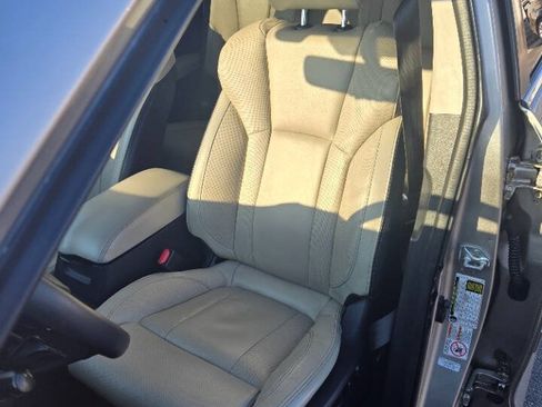 Used 2020 Subaru Ascent Limited AWD/4WD image 3