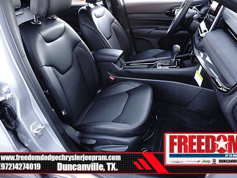 New 2026 Jeep Compass Latitude image 16