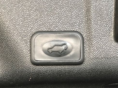 Used 2015 GMC Acadia SLT w/ Technology Package AWD/4WD image 19