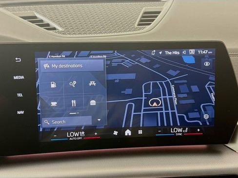 New 2025 BMW X2 xDrive28i w/ Convenience Package image 13