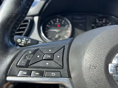 Used 2017 Nissan Rogue Sport SL w/ SL Premium Package image 17