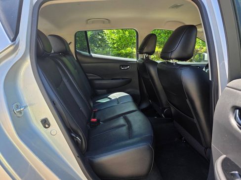 Used 2015 Nissan Leaf SL w/ Premium Package FWD image 31