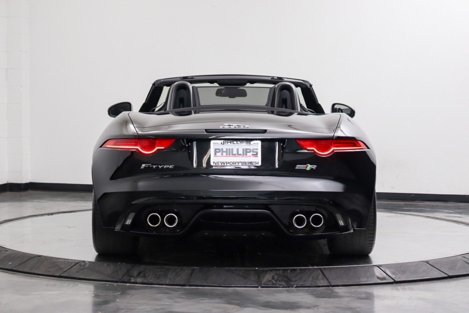 Used 2017 Jaguar F-TYPE R AWD/4WD image 12