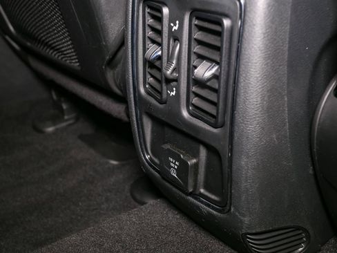 Used 2019 Jeep Grand Cherokee Altitude image 23