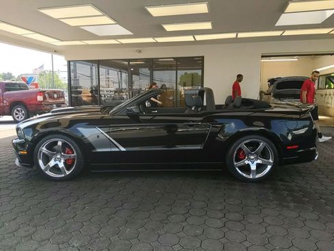 Used 2014 Ford Mustang GT Premium w/ Electronics Package RWD image 13