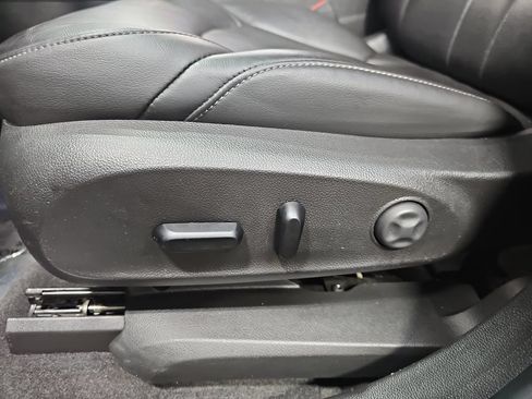 Used 2020 Buick Envision Essence FWD image 34
