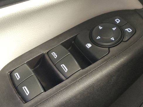 Used 2021 Chevrolet Equinox LS w/ LPO, Floor Liner Package image 27