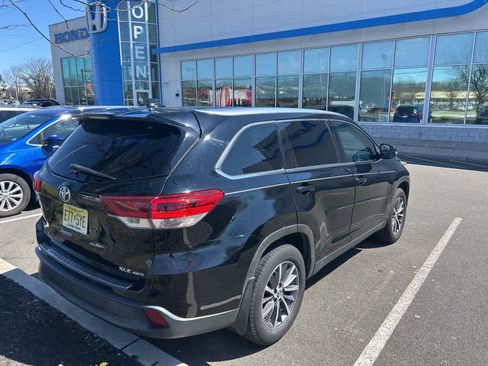 Used 2019 Toyota Highlander XLE w/ Protection Package #3 image 6