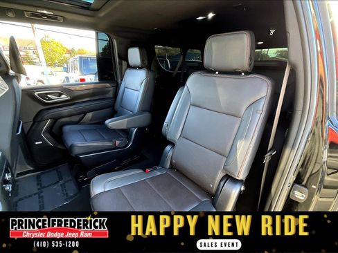 Used 2024 Chevrolet Suburban High Country w/ Advanced Technology Package image 24