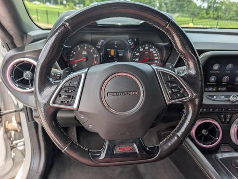 Used 2019 Chevrolet Camaro SS RWD image 18