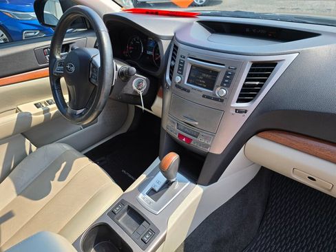 Used 2014 Subaru Outback 2.5i Limited AWD/4WD image 10