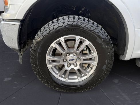 Used 2019 Ford F150 Lariat image 14