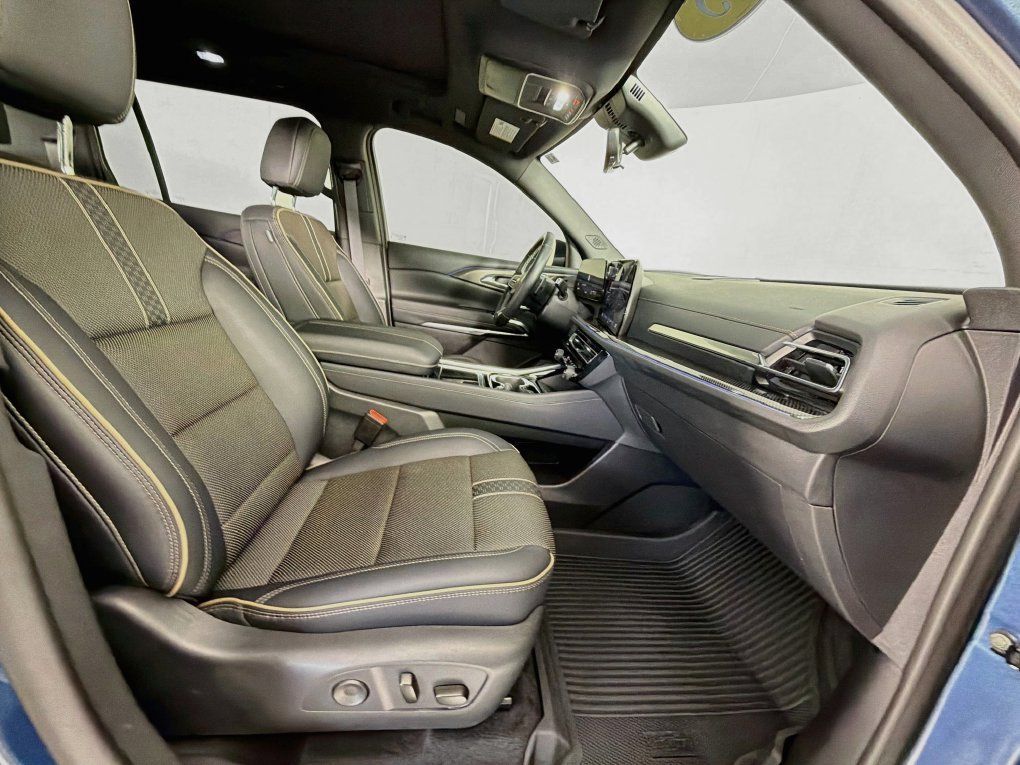 Used 2025 Chevrolet Traverse High Country FWD image 31